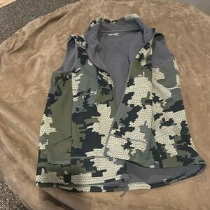 Camo Zip-Up Vest